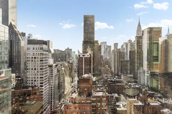 Manhattan, NY 10022,250 E 53RD Street #3004