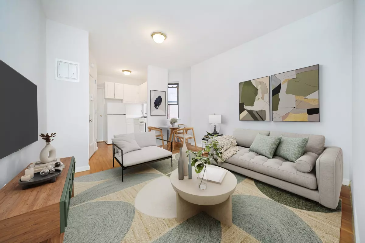 Manhattan, NY 10018,454 9th Avenue #15