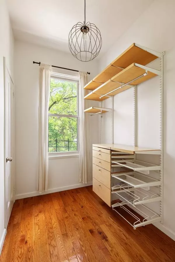 Brooklyn, NY 11213,1218 St Marks Avenue