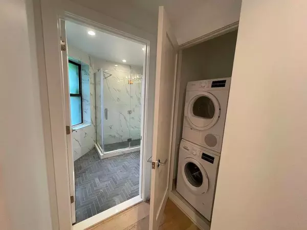 Manhattan, NY 10022,361 E 50th Street #2-I