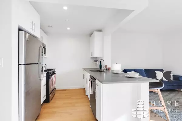 Queens, NY 11374,65-70 Austin Street #701