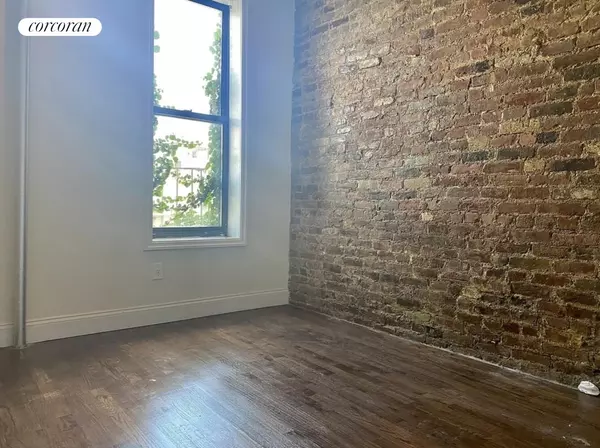 Manhattan, NY 10009,215 E 4TH Street #1