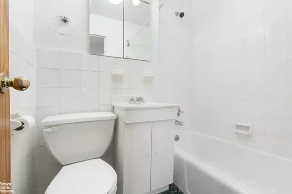 Manhattan, NY 10024,330 W 85TH Street #4A