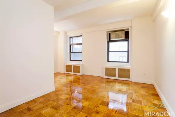 132 E 45th Street #4A, Manhattan, NY 10017