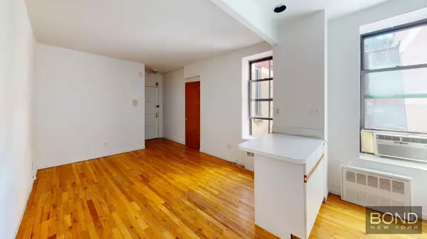Manhattan, NY 10021,415 E 73rd Street #6F