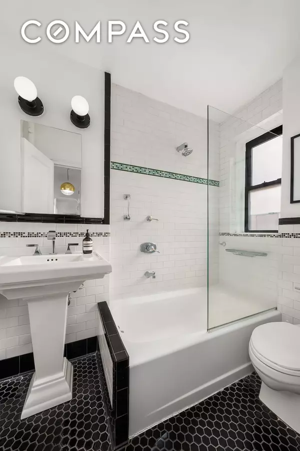 Manhattan, NY 10011,166 W 22nd Street #6C