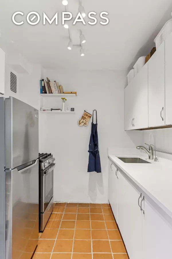 Manhattan, NY 10021,301 E 69th Street #14A