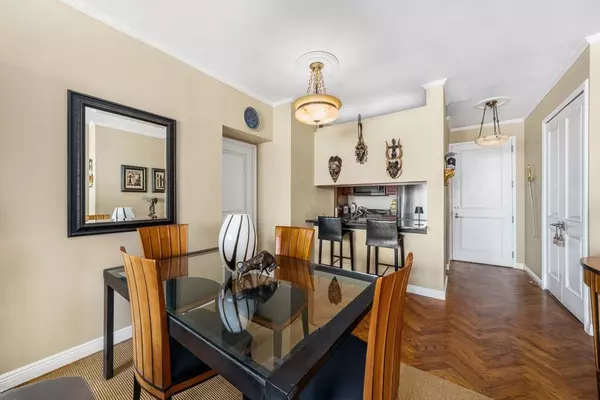 Manhattan, NY 10021,530 E 76TH Street #25E