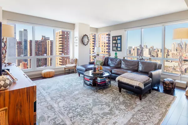 350 W 42ND Street #34B, Manhattan, NY 10036