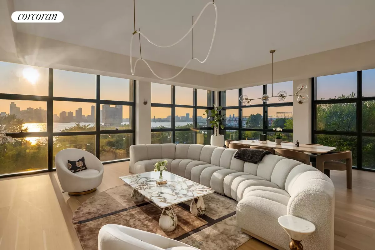 Manhattan, NY 10013,290 WEST Street #3A