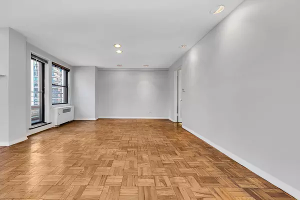 Manhattan, NY 10017,301 E 48th Street #17-F