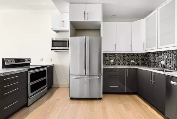 Manhattan, NY 10038,111 FULTON Street #808