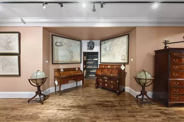 Manhattan, NY 10021,29 E 72ND Street #2