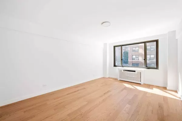 Manhattan, NY 10065,425 E 63rd Street #E2E