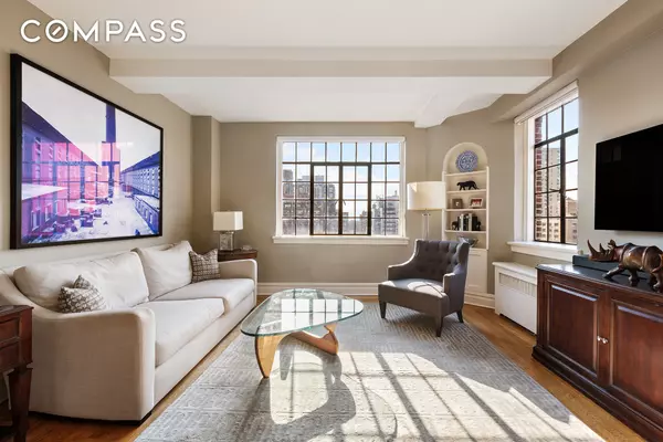 Manhattan, NY 10003,81 Irving Place #15DE