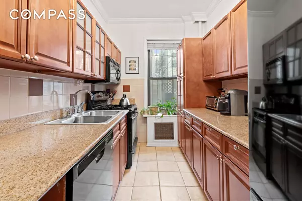 Brooklyn, NY 11238,425 Prospect Place #1J