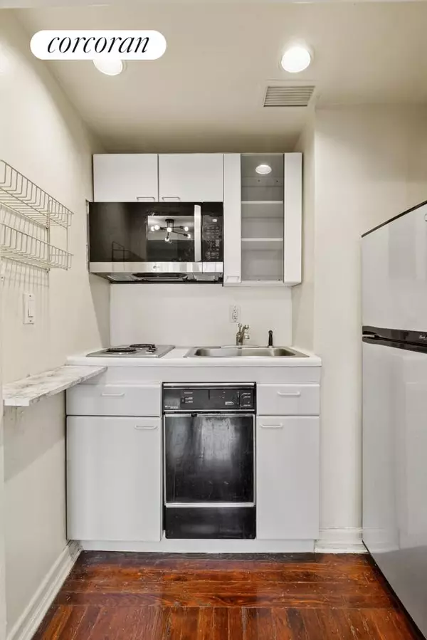 Manhattan, NY 10017,320 E 42ND Street #1606