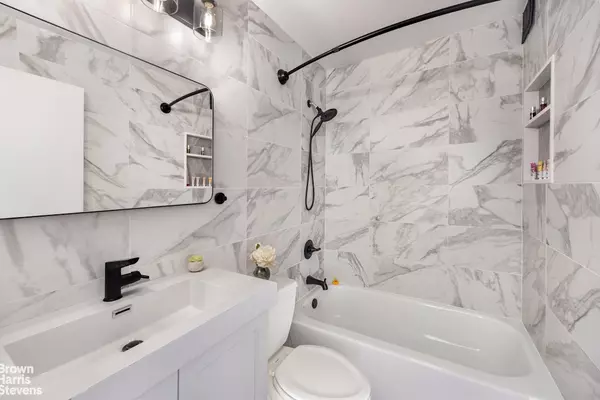 Manhattan, NY 10026,220 MANHATTAN Avenue #4F