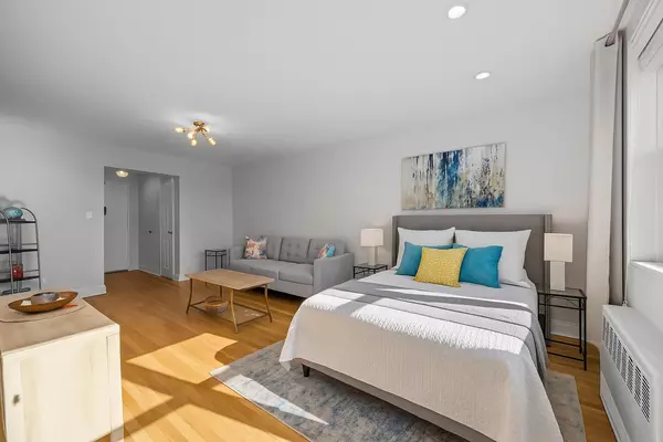 Queens, NY 11414,84-09 155TH Avenue #4N