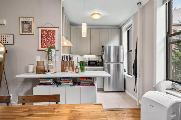 Brooklyn, NY 11231,517 CLINTON Street