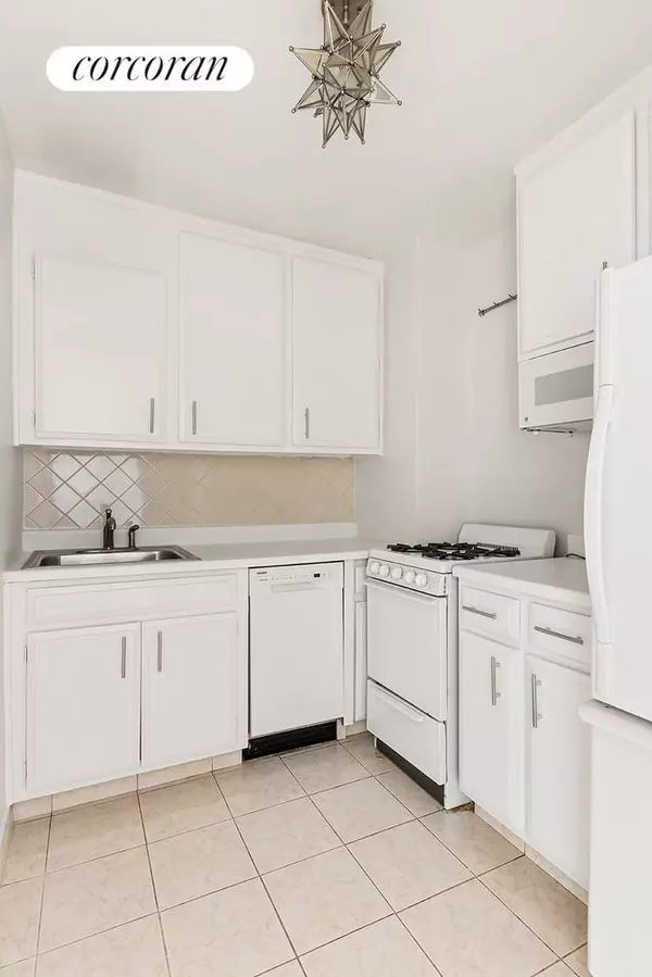 Manhattan, NY 10010,305 E 24TH Street #5S