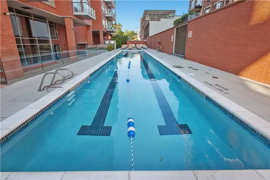 41-17 CRESCENT Street #6H, Queens, NY 11101