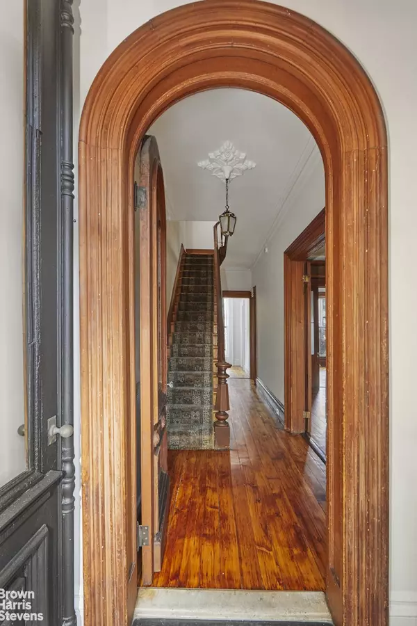 Brooklyn, NY 11217,397 BERGEN Street