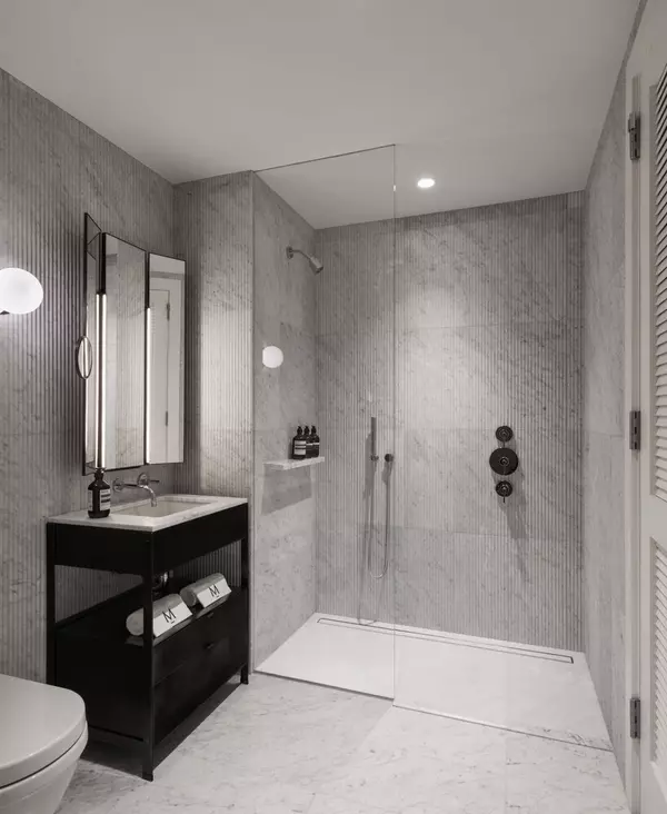 Manhattan, NY 10017,135 E 47TH Street #15B