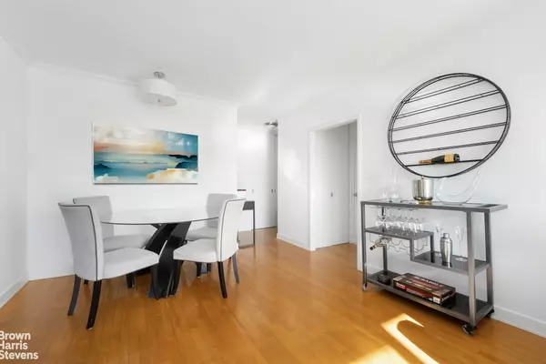 Manhattan, NY 10128,301 E 87TH Street #25D