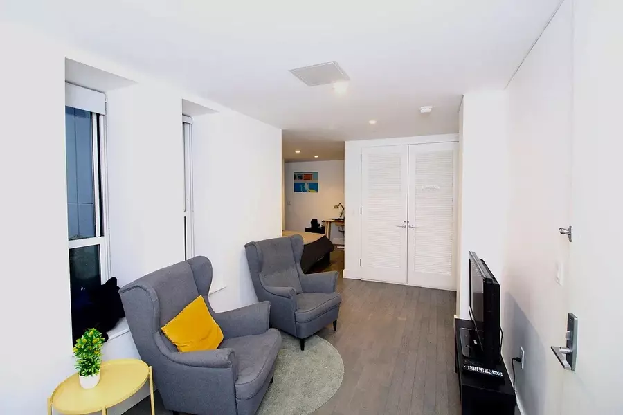 416 W 52ND Street #210, Manhattan, NY 10019