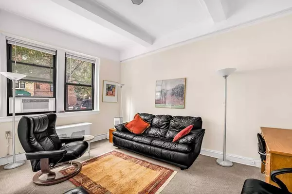 Manhattan, NY 10028,425 E 86th Street #1B/D