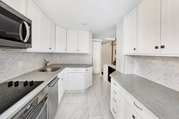 Manhattan, NY 10017,2 TUDOR CITY Place #11KN