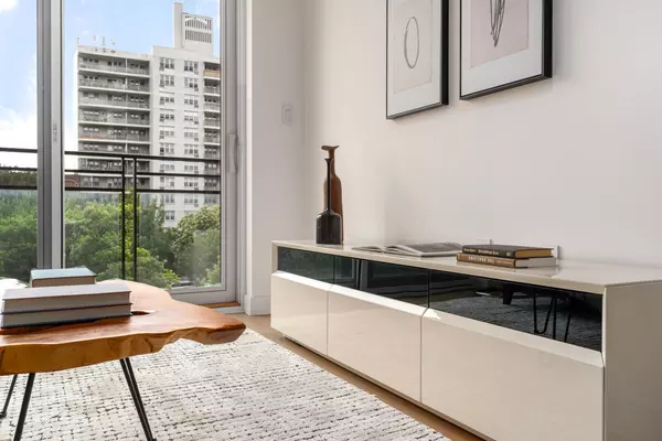 Brooklyn, NY 11218,379 OCEAN Parkway #2C