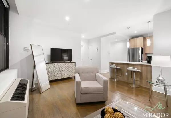 Manhattan, NY 10038,15 Park Row #14F