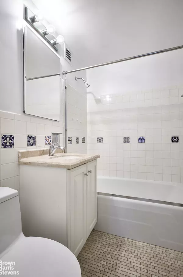 Manhattan, NY 10023,180 W END Avenue #3M