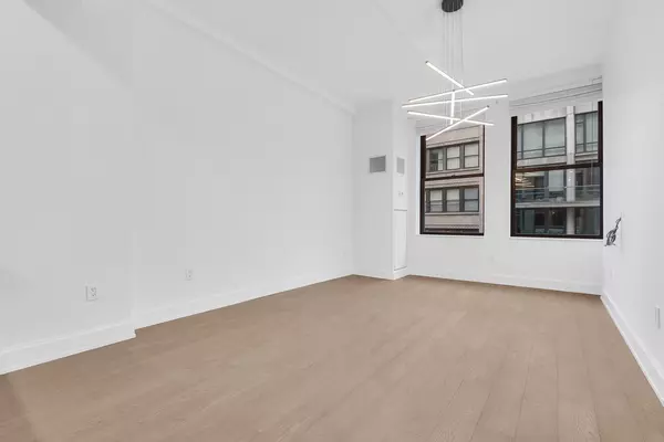 Manhattan, NY 10011,140 W 22ND Street #6A