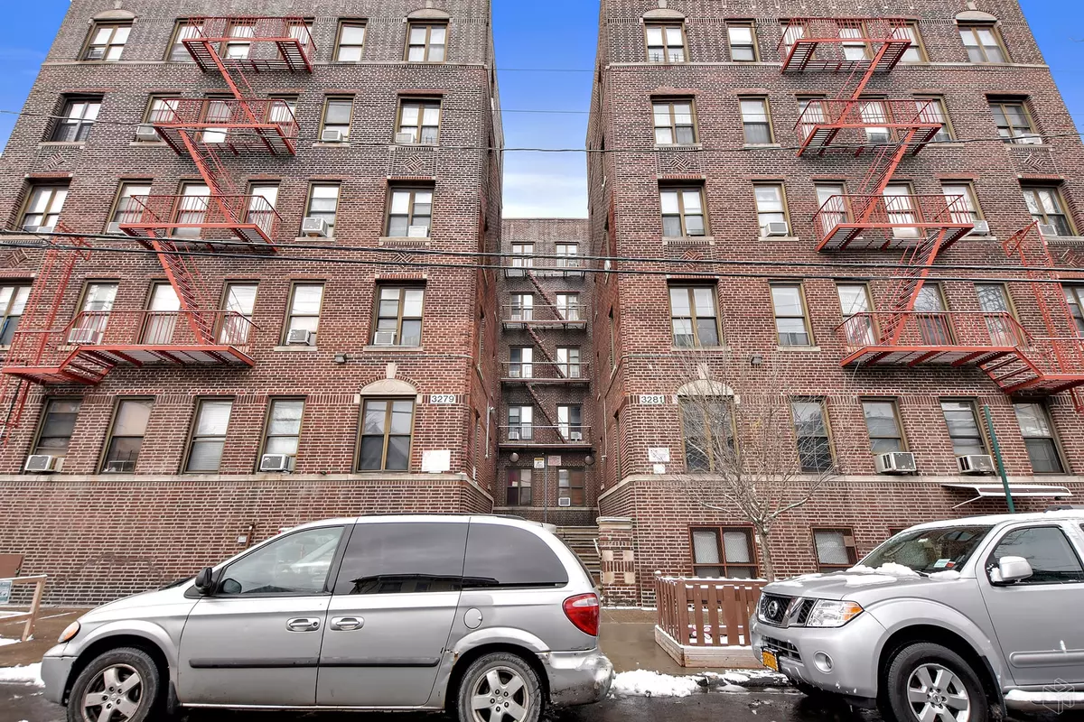 Bronx, NY 10467,3279 HULL Avenue #23