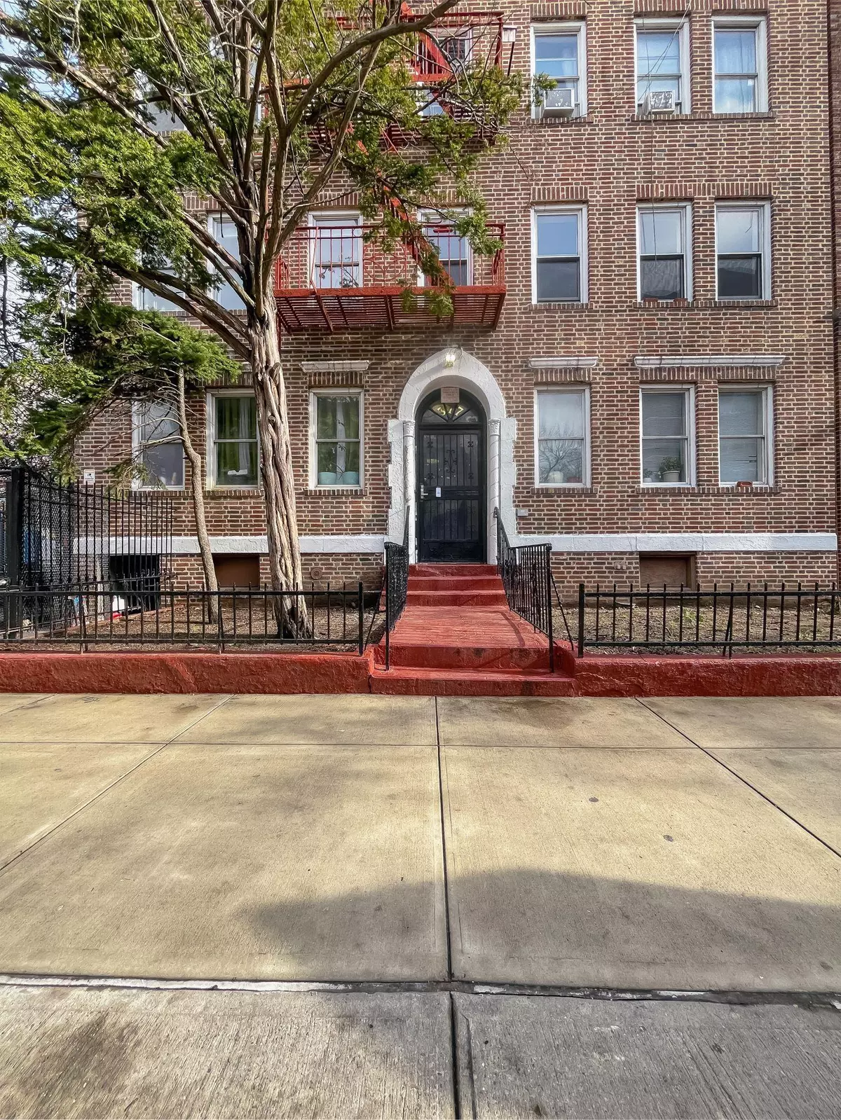 Brooklyn, NY 11218,377 Argyle Road #3-C