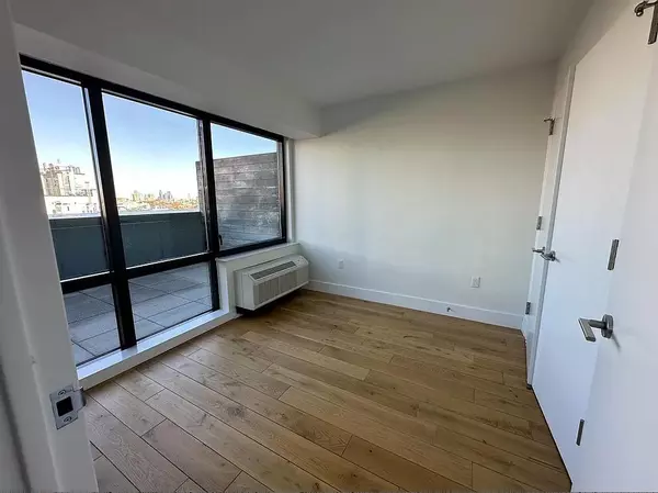 Brooklyn, NY 11205,504 Myrtle Avenue #70-AI