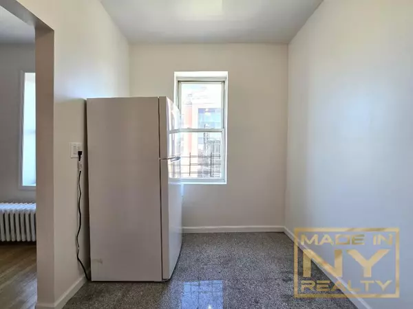 Queens, NY 11354,36-20 Parsons Boulevard #6B