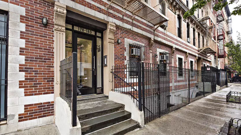 184 E 2ND Street #4G, Manhattan, NY 10009