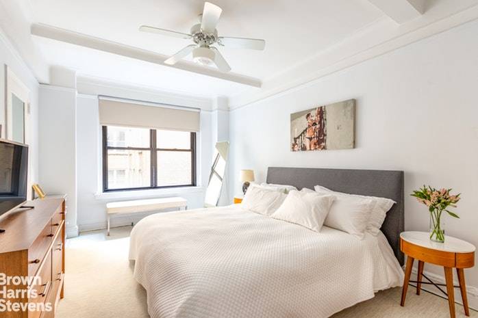 Manhattan, NY 10024,186 RIVERSIDE Drive #9C