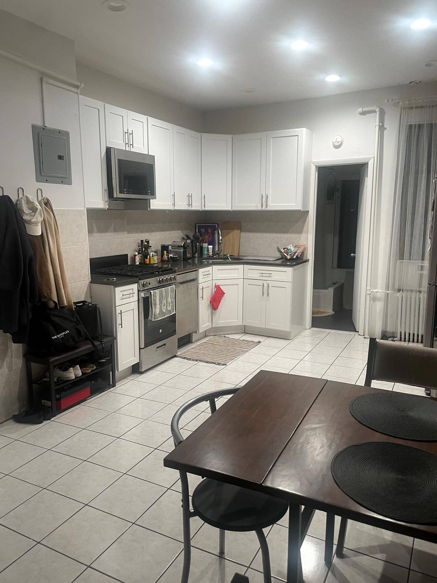 Manhattan, NY 10075,316 E 80TH Street #4W