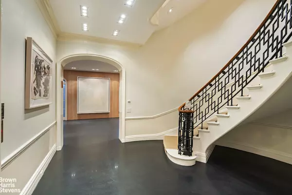 Manhattan, NY 10065,36 E 63RD Street