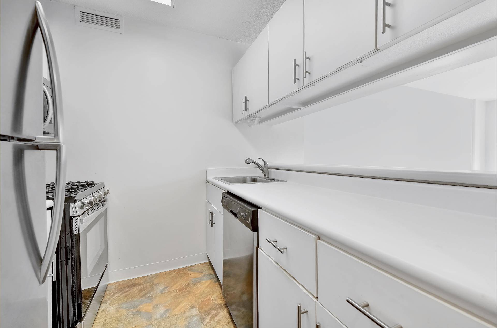 Manhattan, NY 10025,275 W 96TH Street #9L