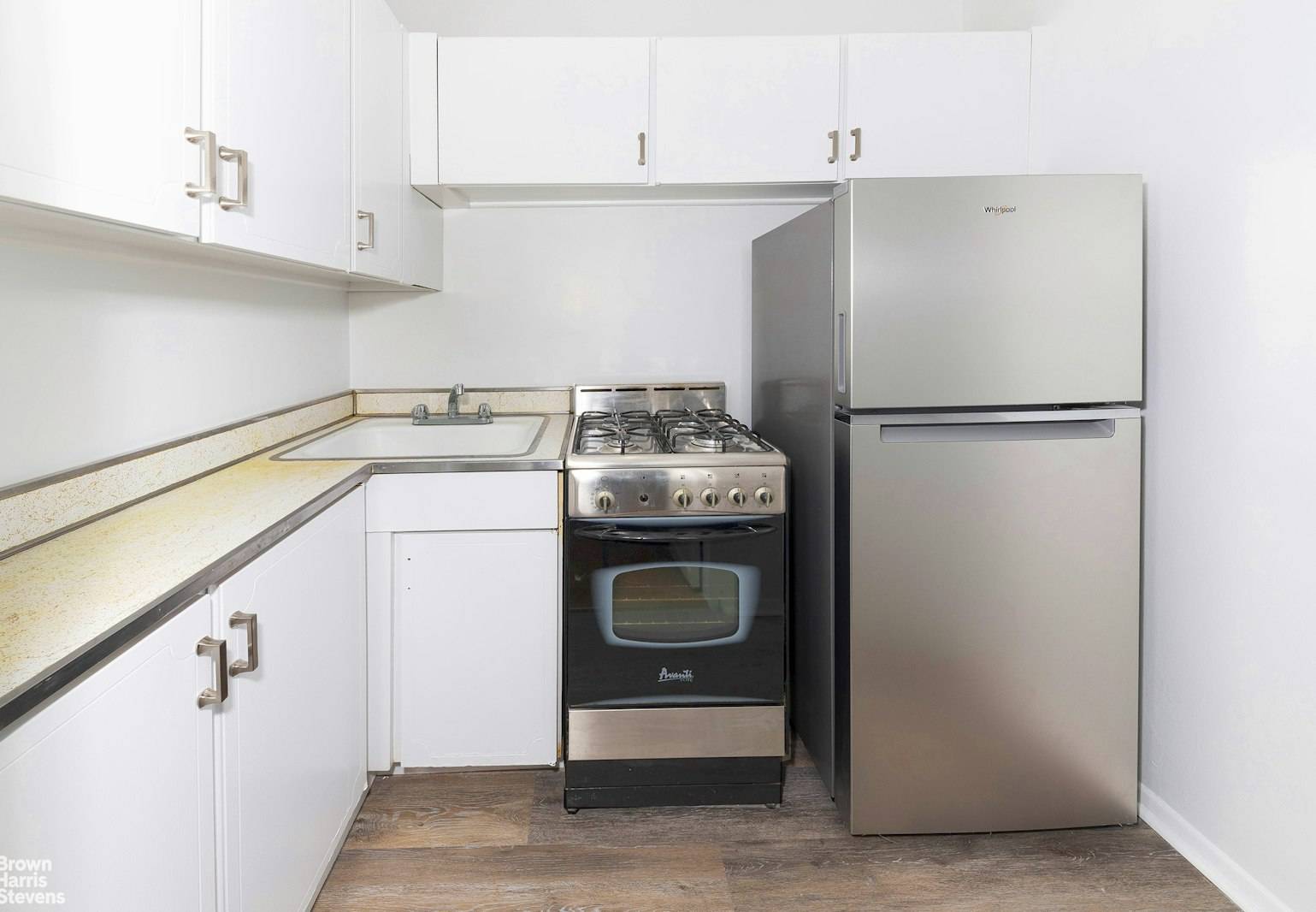 Manhattan, NY 10021,311 E 71ST Street #8E