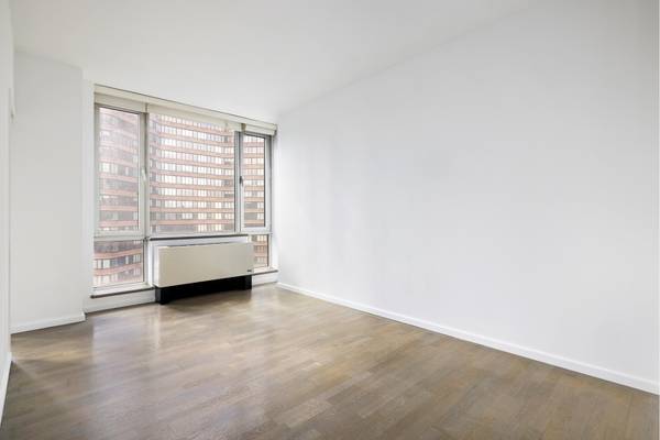 635 W 42ND Street #11J, Manhattan, NY 10036