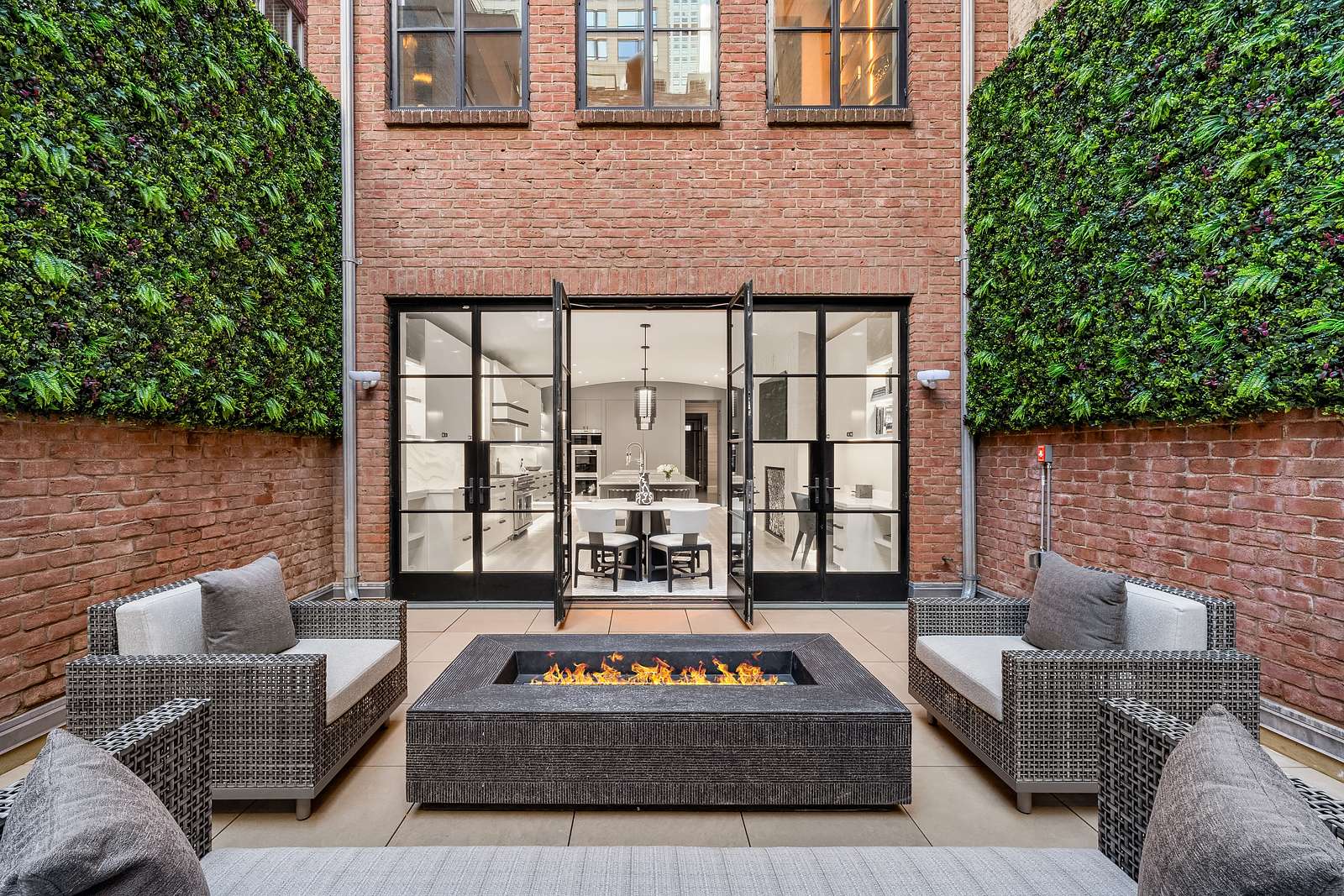 34 E 62nd Street, Manhattan, NY 10065