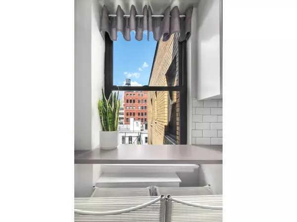 Manhattan, NY 10011,49 W 12TH Street #10C