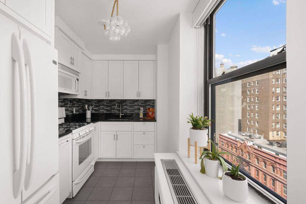 Manhattan, NY 10023,201 W 74TH Street #11E